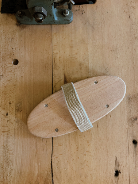 Massagebürste groß oval mit Gurtband / Rosshaar